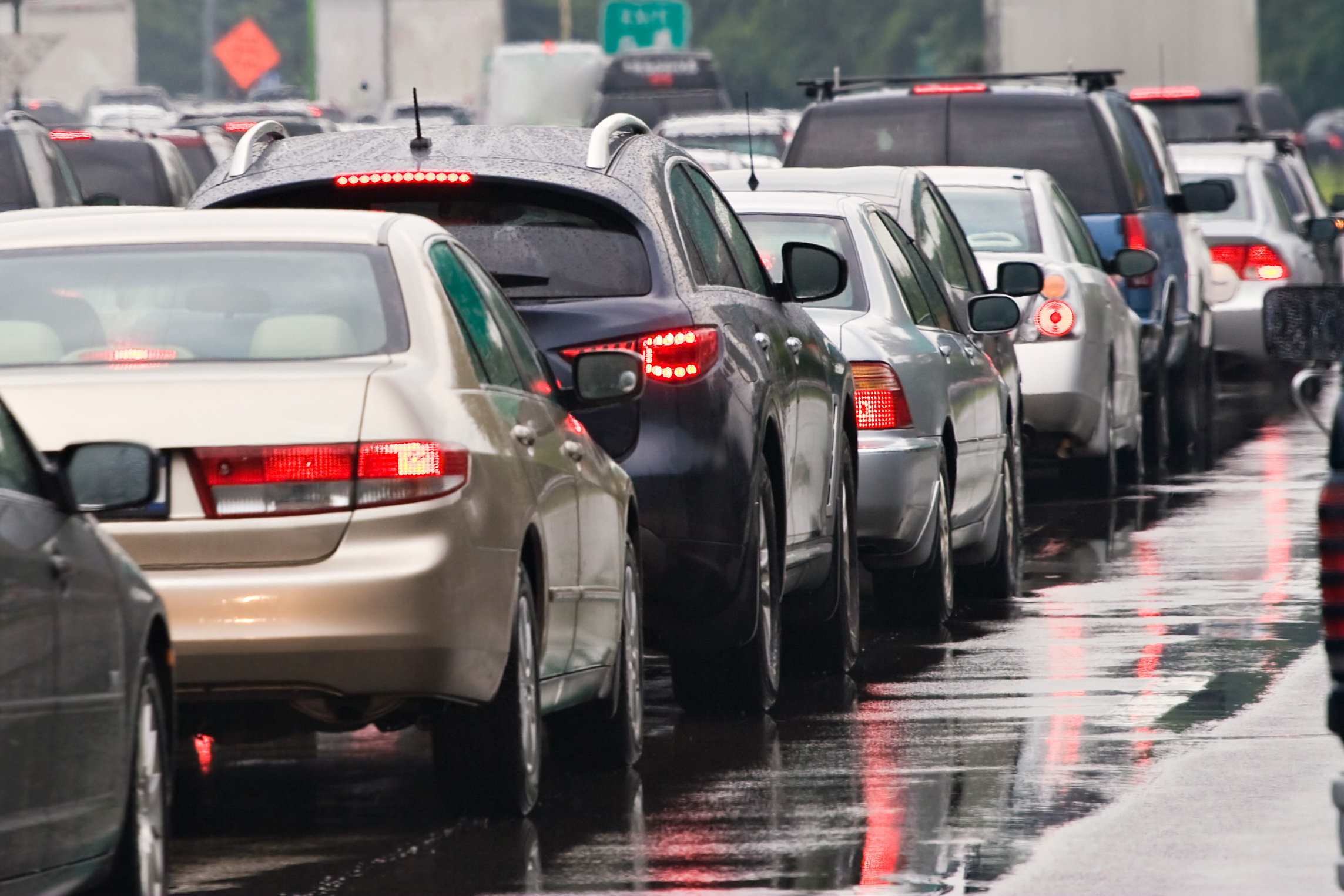 Image of cars stuck in traffic on a rainy day